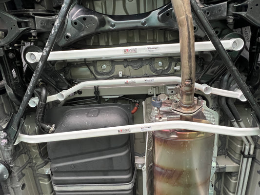 Ultra Racing 3-Point Fender Brace (UR-FD3-715P)