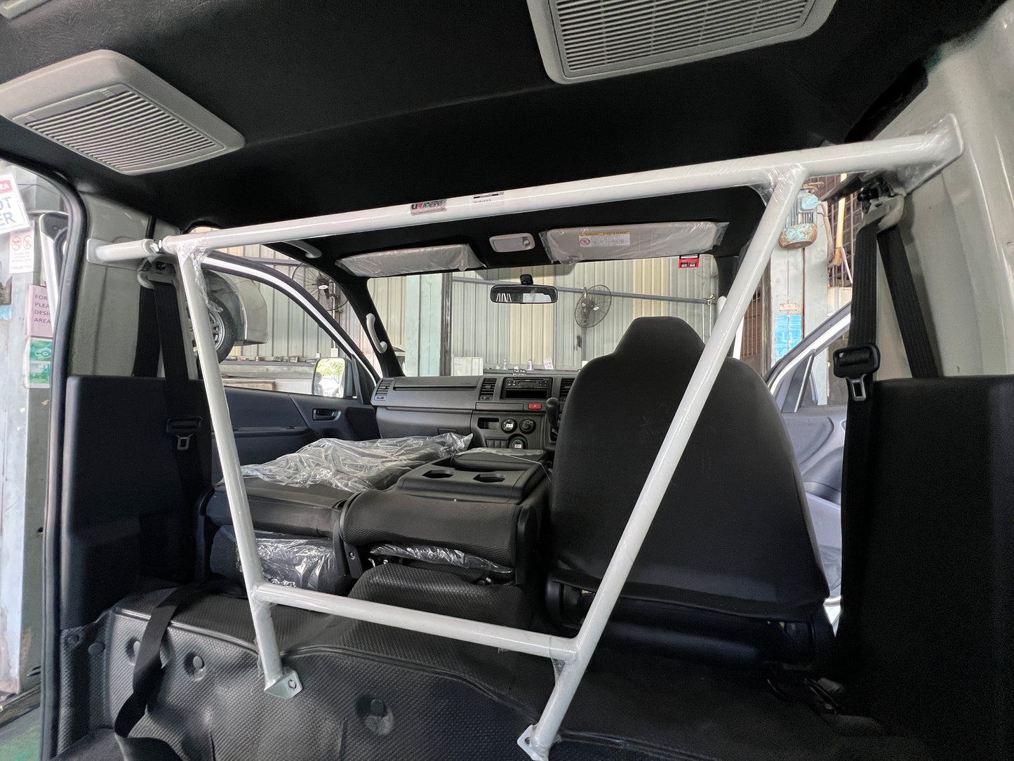 Ultra Racing 3-Point Fender Brace (UR-FD3-715P)