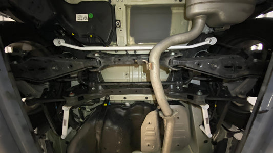 Ultra Racing 3-Point Fender Brace (UR-FD3-715P)