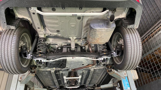 Ultra Racing 3-Point Fender Brace (UR-FD3-715P)