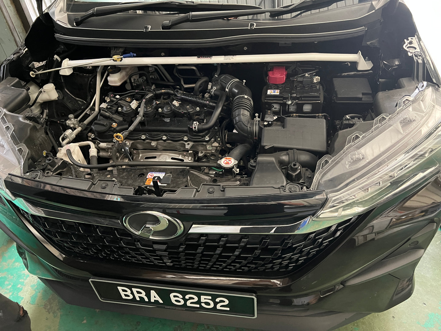 Ultra Racing 3-Point Fender Brace (UR-FD3-715P)