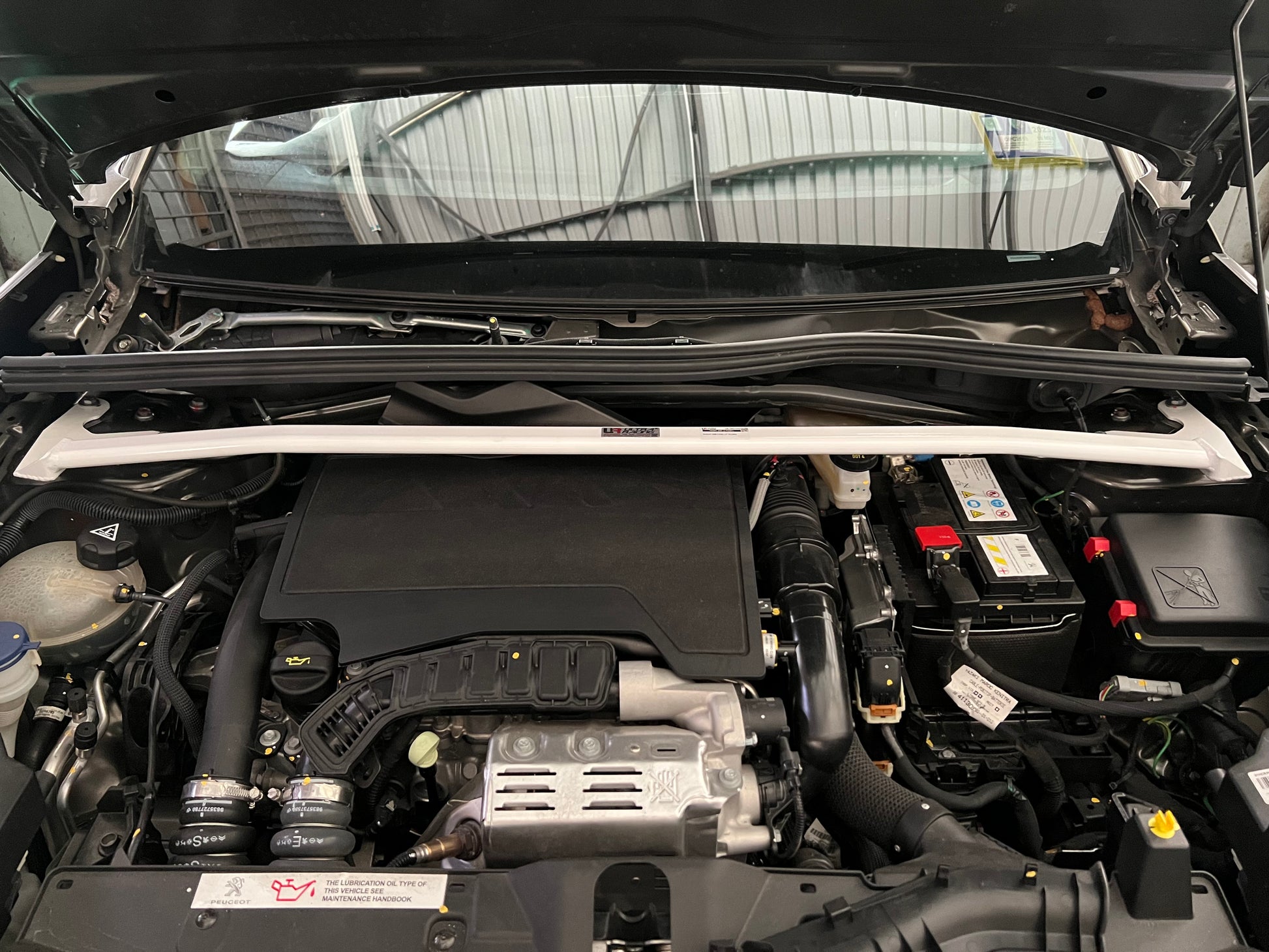 Ultra Racing 3-Point Fender Brace (UR-FD3-715P)