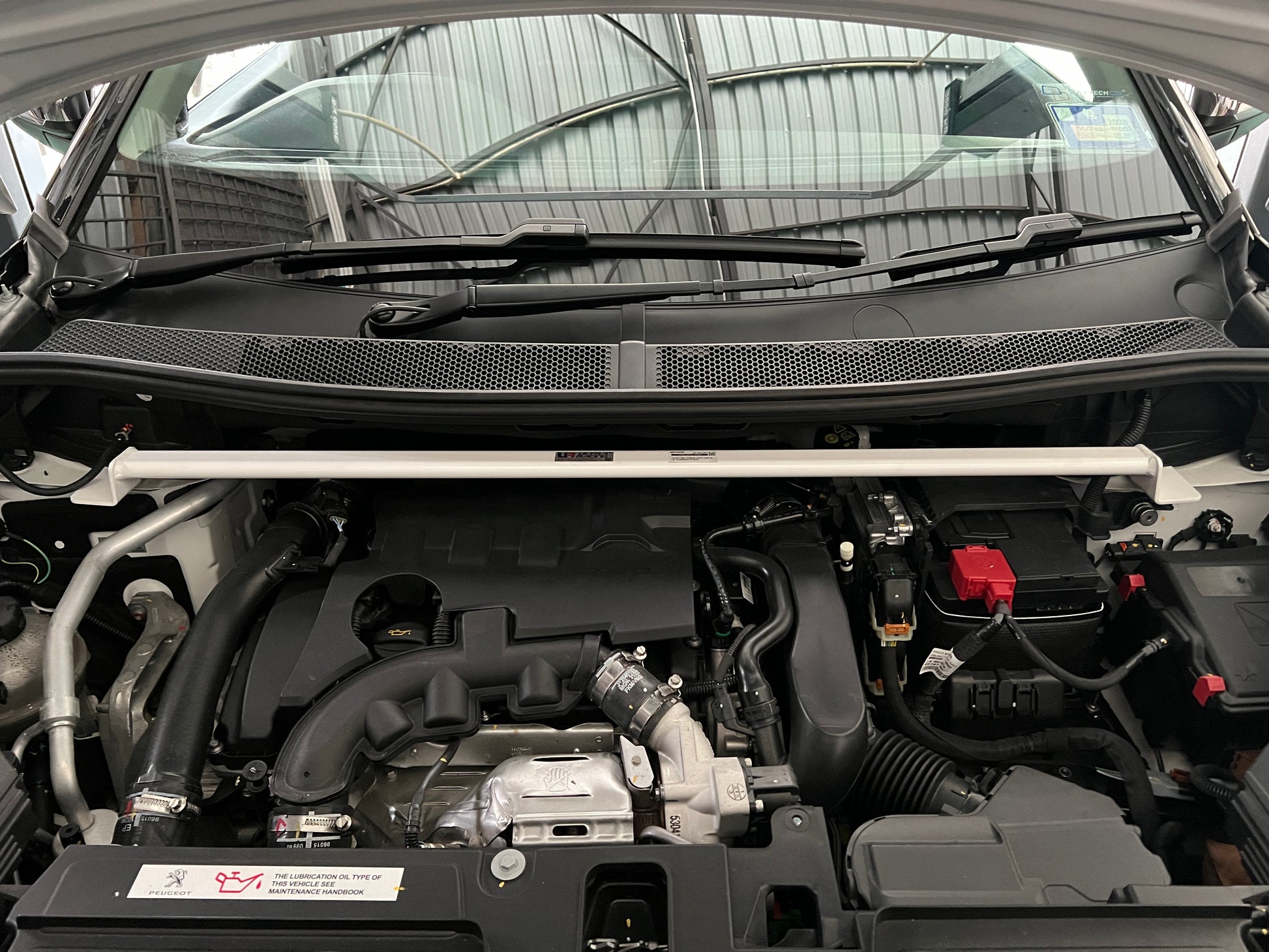 Ultra Racing 3-Point Fender Brace (UR-FD3-715P)