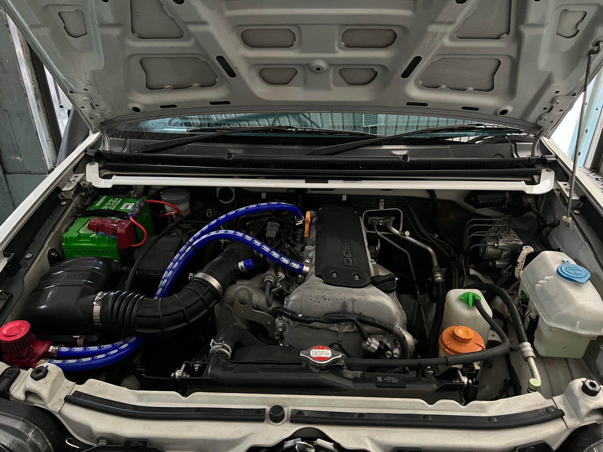 Ultra Racing 3-Point Fender Brace (UR-FD3-715P)