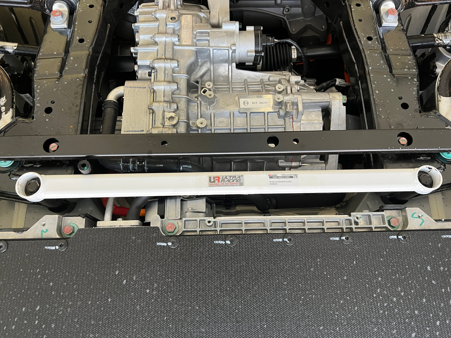 Ultra Racing 3-Point Fender Brace (UR-FD3-715P)