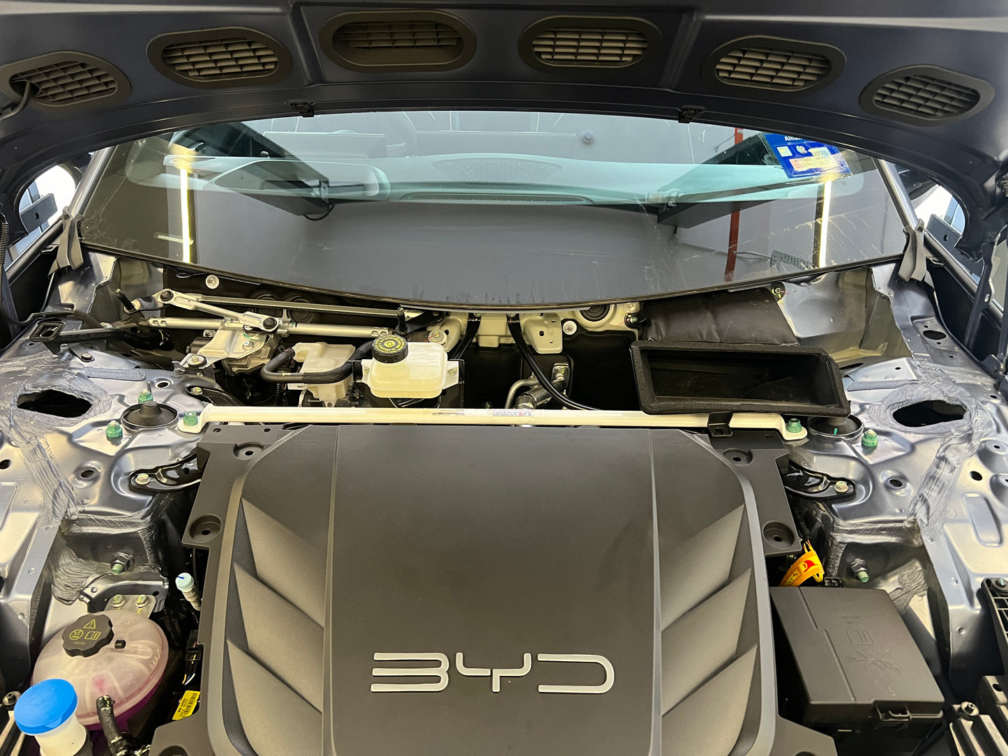 Ultra Racing 3-Point Fender Brace (UR-FD3-715P)