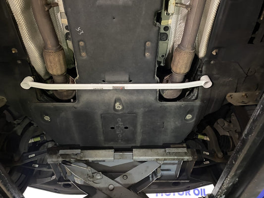 Ultra Racing 3-Point Fender Brace (UR-FD3-715P)