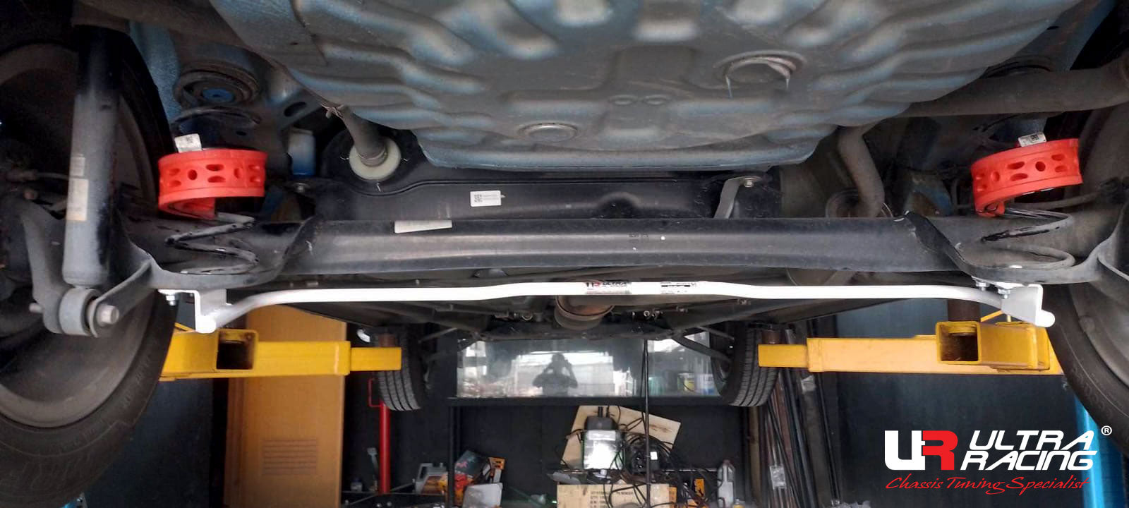 Ultra Racing 3-Point Fender Brace (UR-FD3-715P)