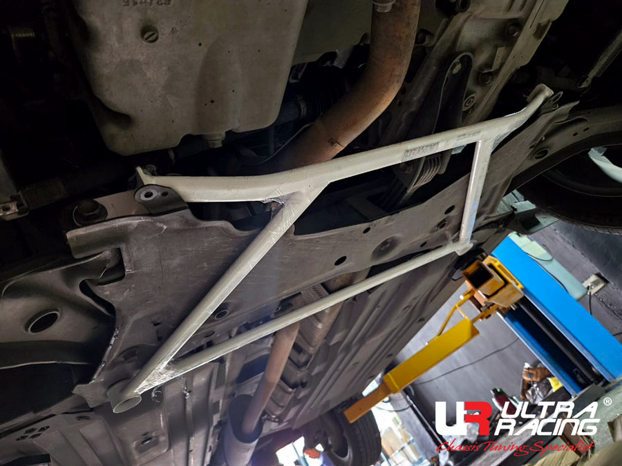 Ultra Racing 3-Point Fender Brace (UR-FD3-715P)