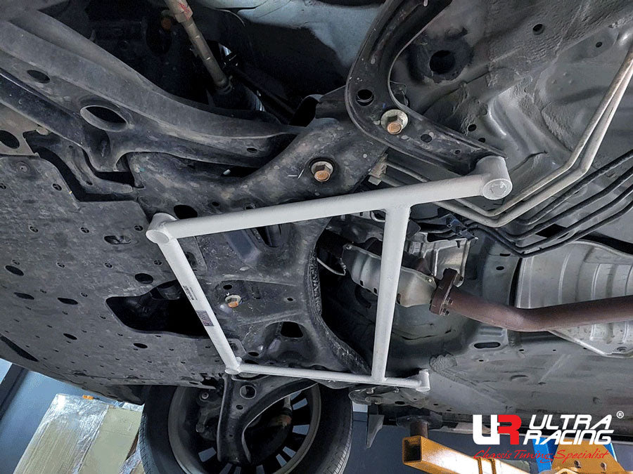 Ultra Racing 3-Point Fender Brace (UR-FD3-715P)