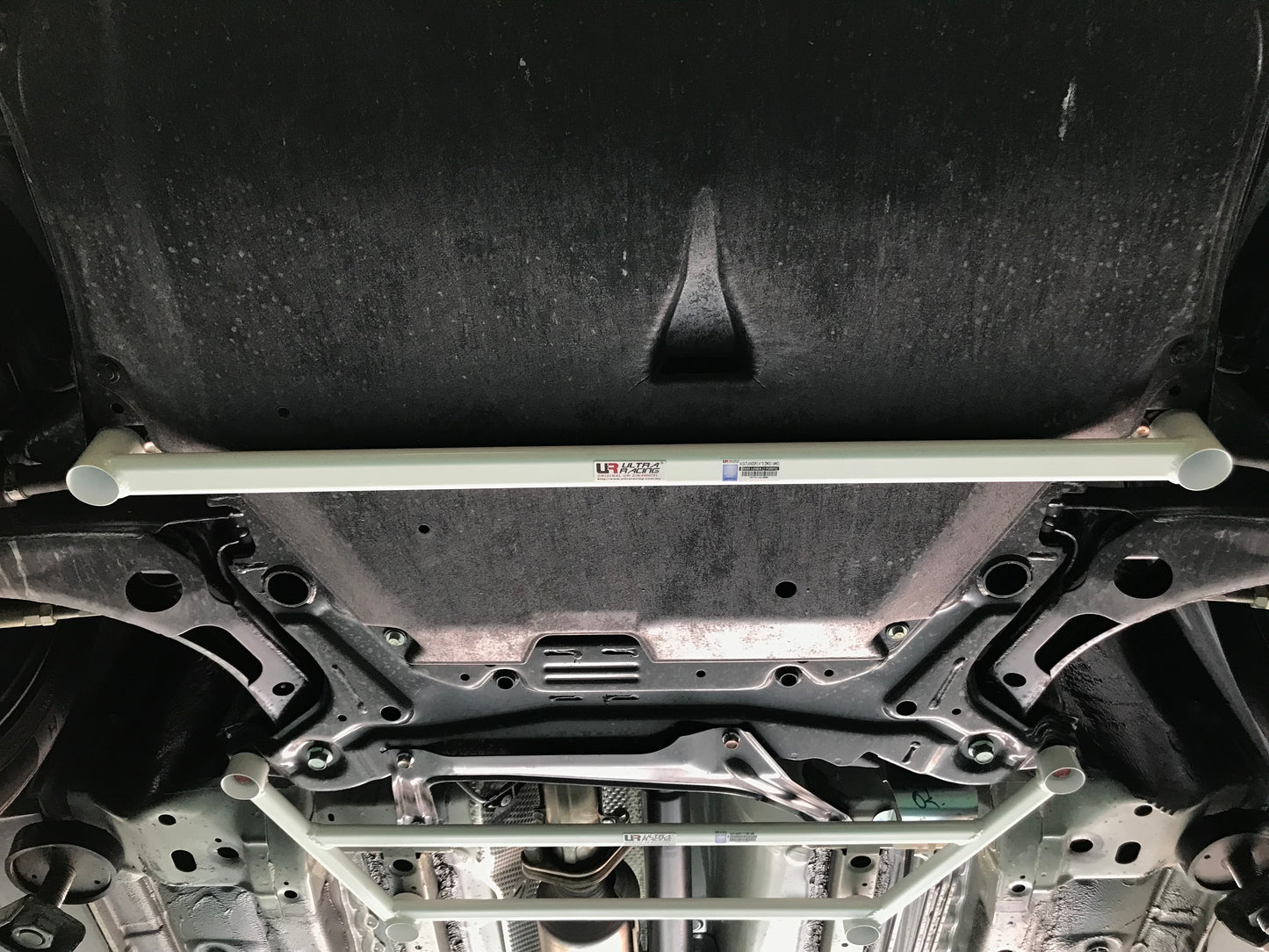 Ultra Racing 3-Point Fender Brace (UR-FD3-715P)