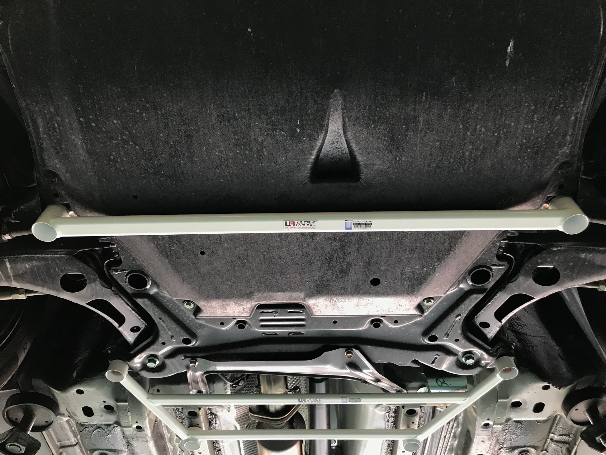 Ultra Racing 3-Point Fender Brace (UR-FD3-715P)