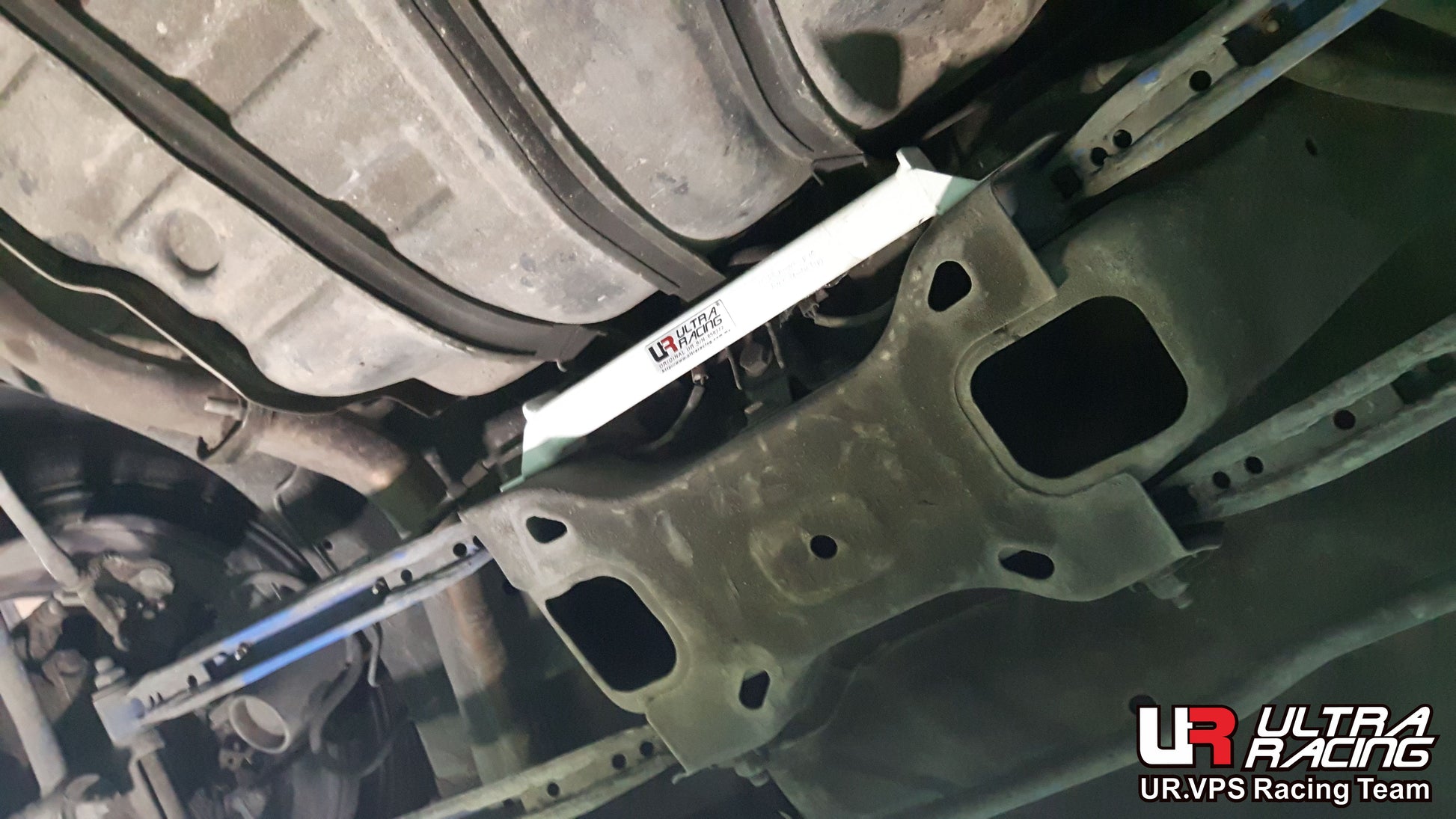 Ultra Racing 3-Point Fender Brace (UR-FD3-715P)