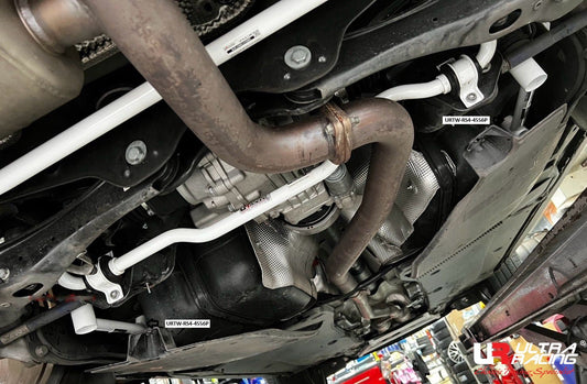 Ultra Racing 4-Point Rear Lower Brace (URTW-RS4-4556P)