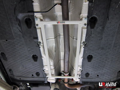 Ultra Racing Audi A8 03-10 D3 Barre inférieure avant Ultra Racing Audi A8 03-10 D3 Barre inférieure avant
