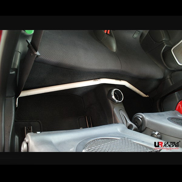 Ultra Racing 2-Point Interior Brace (UR-RO2-2168)