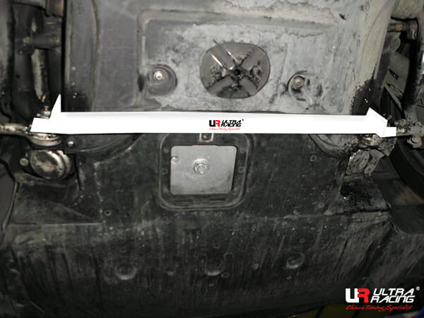 Ultra Racing 2-Point Front Lower Brace (URKR-LA2-3062)