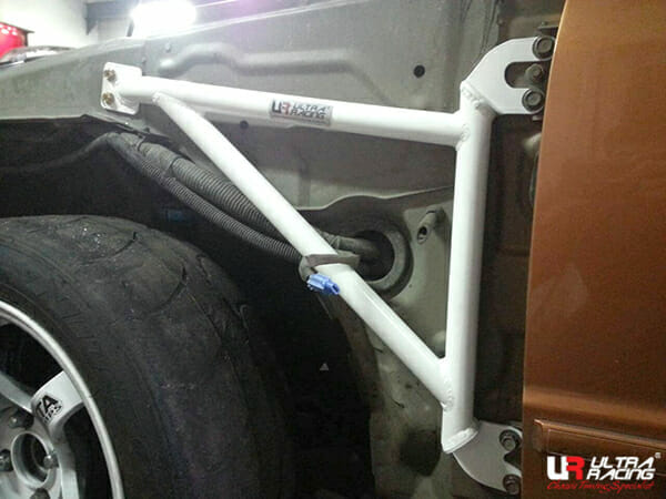 Ultra Racing 3-Point Fender Brace (URTW-FD3-2895P)