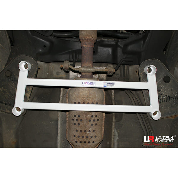 Ultra Racing 4-Point Front Lower Brace (URKR-LA4-2696)