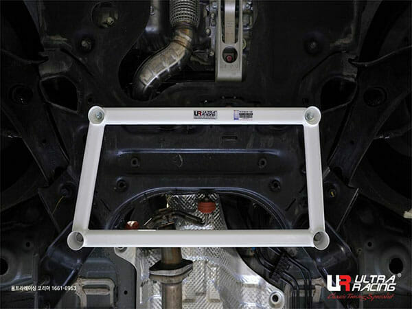 Ultra Racing 4-Point Front Lower Brace (URKR-LA4-4134)