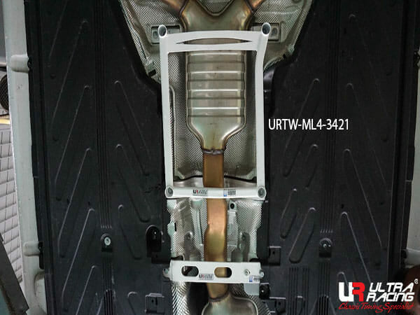 Ultra Racing 4-Point Mid Lower Brace (URTW-ML4-3421)