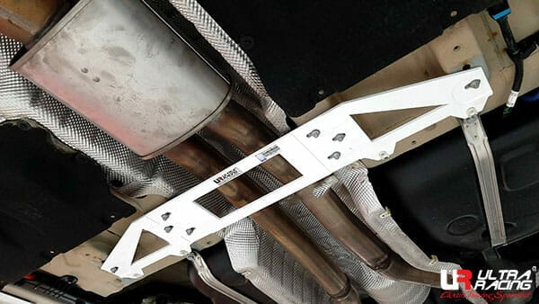 Ultra Racing 4-Point Mid Lower Brace (URTW-ML4-4002)