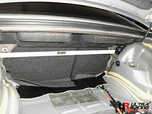 Ultra Racing 2-Point Rear Brace (URUS-RE2-2418)