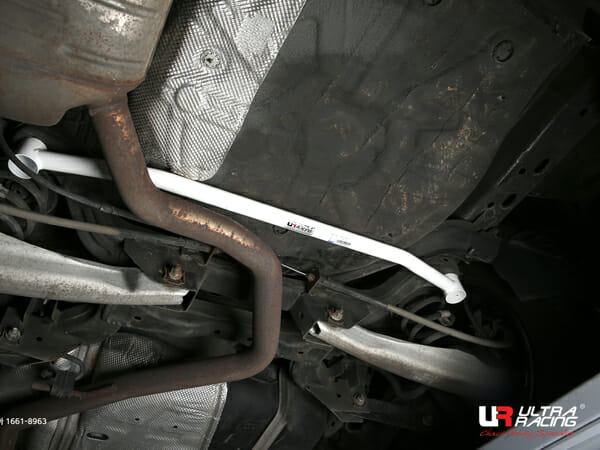 Ultra Racing 2-Point Rear Lower Brace (URKR-RL2-2234)