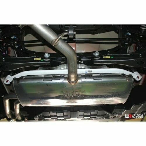 Ultra Racing 2-Point Rear Lower Brace (URKR-RL2-3557)