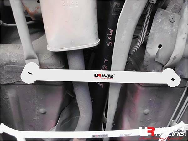 Ultra Racing 2-Point Rear Lower Brace (URTW-RL2-3708)