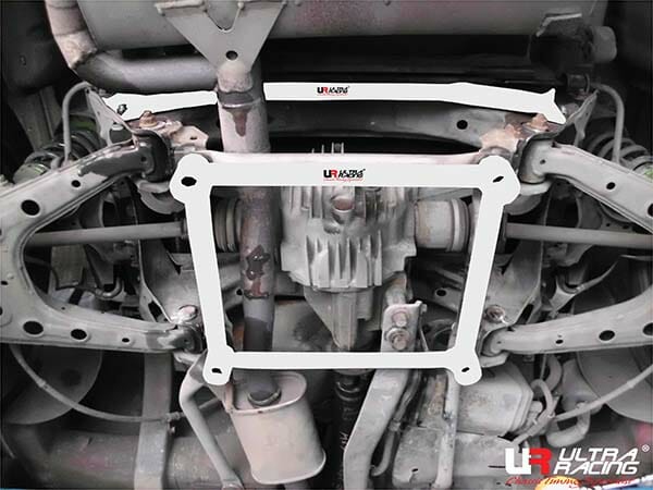 Ultra Racing 4-Point Rear Lower Brace (URTW-RL4-3710)