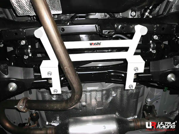 Ultra Racing 4-Point Rear Lower Brace (URUS-RL4-2355)