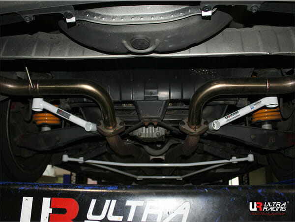 Ultra Racing 4-Point Rear Lower Brace (URKR-RS4-3295P)