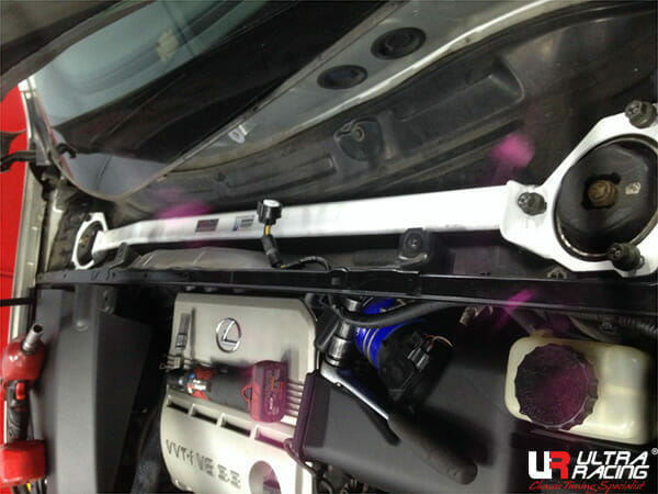 Ultra Racing 2-Point Front Upper Brace (URTW-TW2-2948)