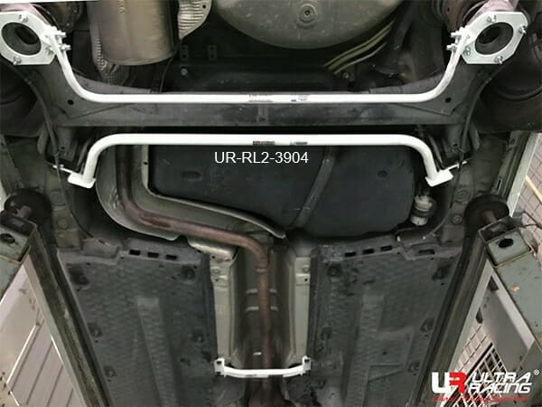 Ultra Racing 2-Point Rear Lower Brace (UR-RL2-3904)