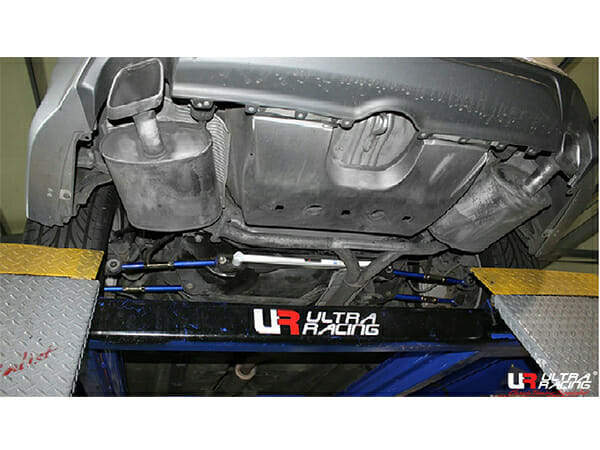 Ultra Racing 2-Point Rear Lower Brace (URUS-RL2-2390)