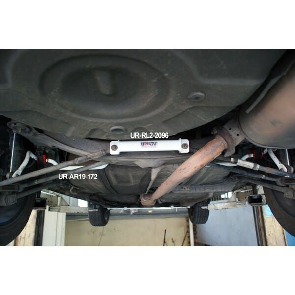 Toyota Camry (XV10) 2.2 92-96/Solara 3.0 98-03 2WD UltraRacing 2-Point Rear  Lower Bar (2096)